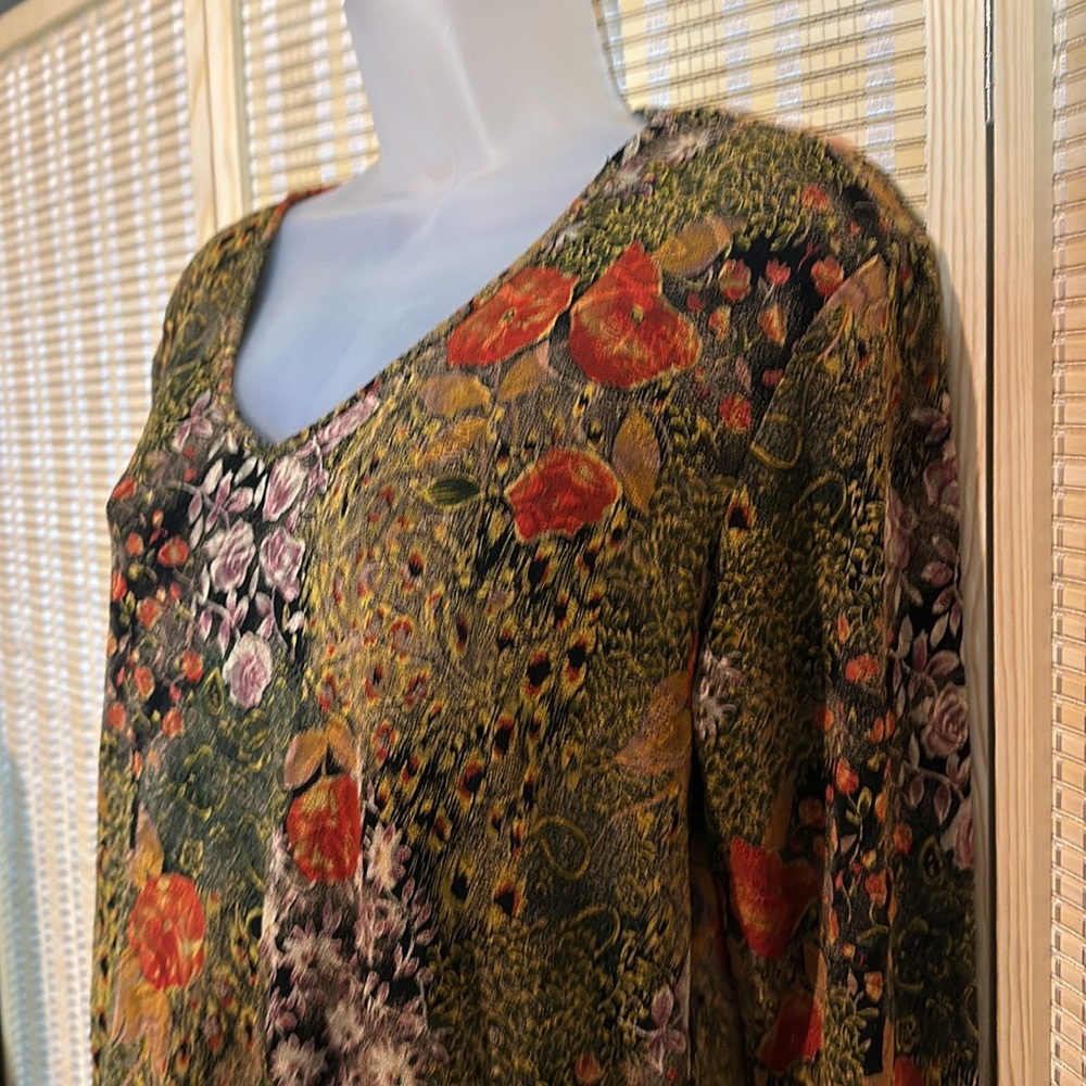 Chico's Design Black Gold Stretch Long Sleeve Top Busy Floral Pattern 2 Medium - Picture 7 of 16